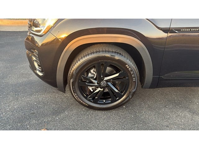 2026 Volkswagen Atlas Cross Sport 2.0T SEL R-Line Black
