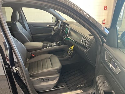 2026 Volkswagen Atlas Cross Sport 2.0T SEL R-Line Black