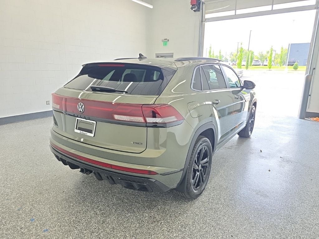 2026 Volkswagen Atlas Cross Sport 2.0T SEL R-Line Black