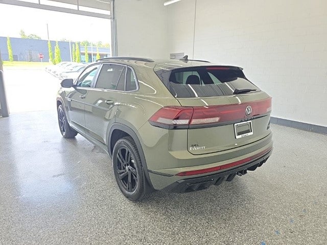 2026 Volkswagen Atlas Cross Sport 2.0T SEL R-Line Black