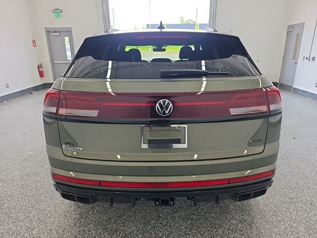 2026 Volkswagen Atlas Cross Sport 2.0T SEL R-Line Black