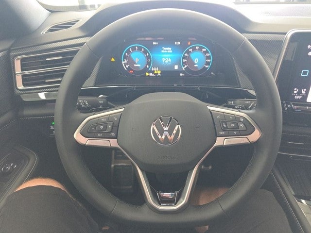 2026 Volkswagen Atlas Cross Sport 2.0T SEL R-Line Black