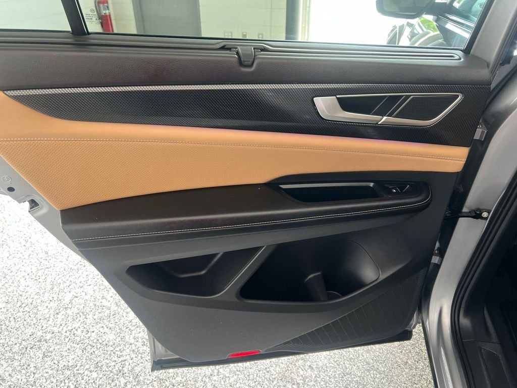 2024 Volkswagen Atlas Cross Sport 2.0T SEL R-Line
