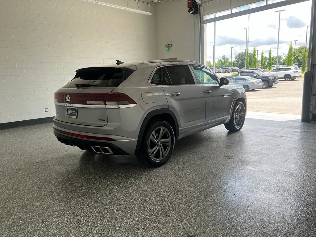 2024 Volkswagen Atlas Cross Sport 2.0T SEL R-Line