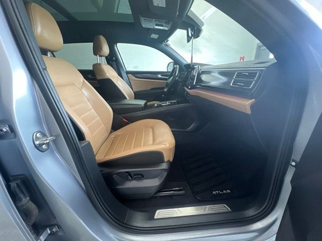 2024 Volkswagen Atlas Cross Sport 2.0T SEL R-Line