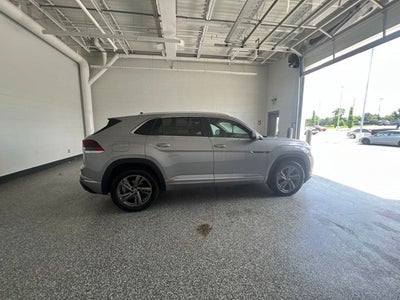 2024 Volkswagen Atlas Cross Sport 2.0T SEL R-Line