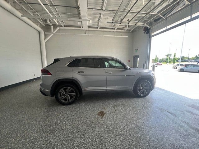2024 Volkswagen Atlas Cross Sport 2.0T SEL R-Line