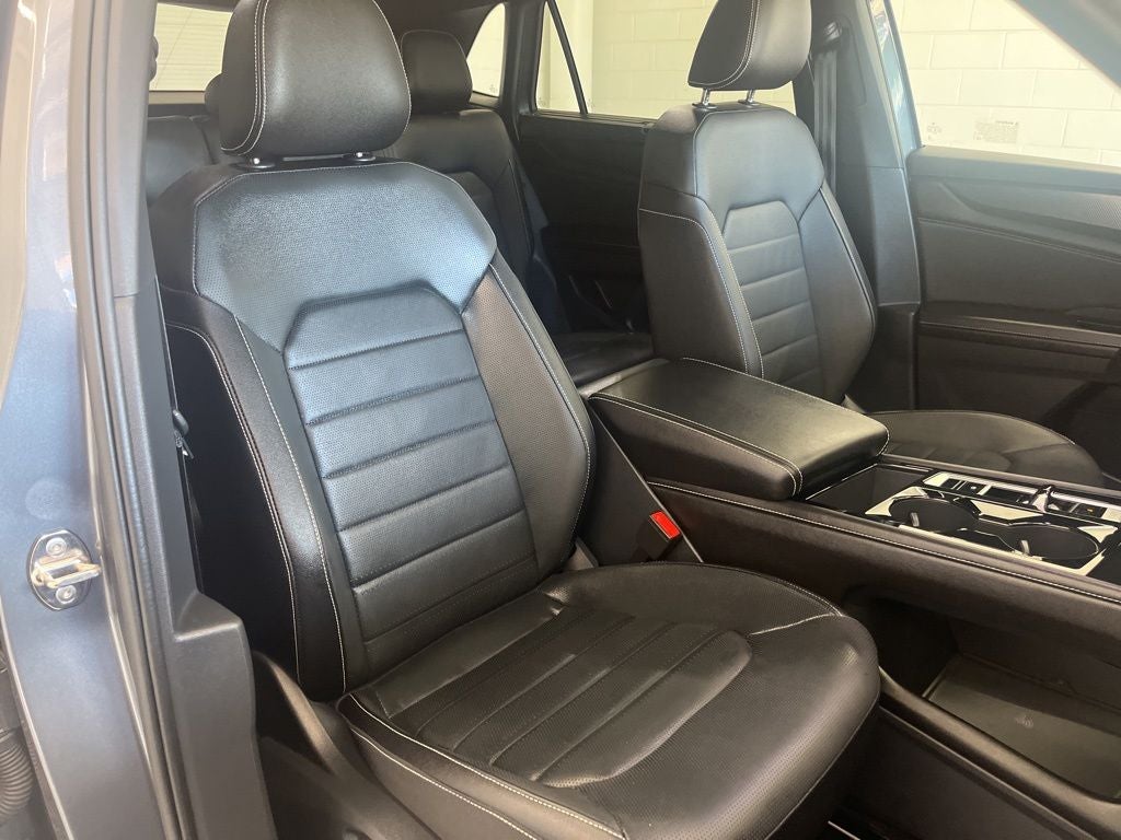 2025 Volkswagen Atlas Cross Sport 2.0T SEL