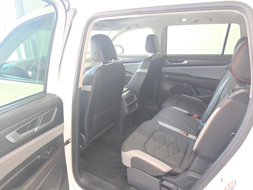 2024 Volkswagen Atlas 2.0T Peak Edition SE w/Technology