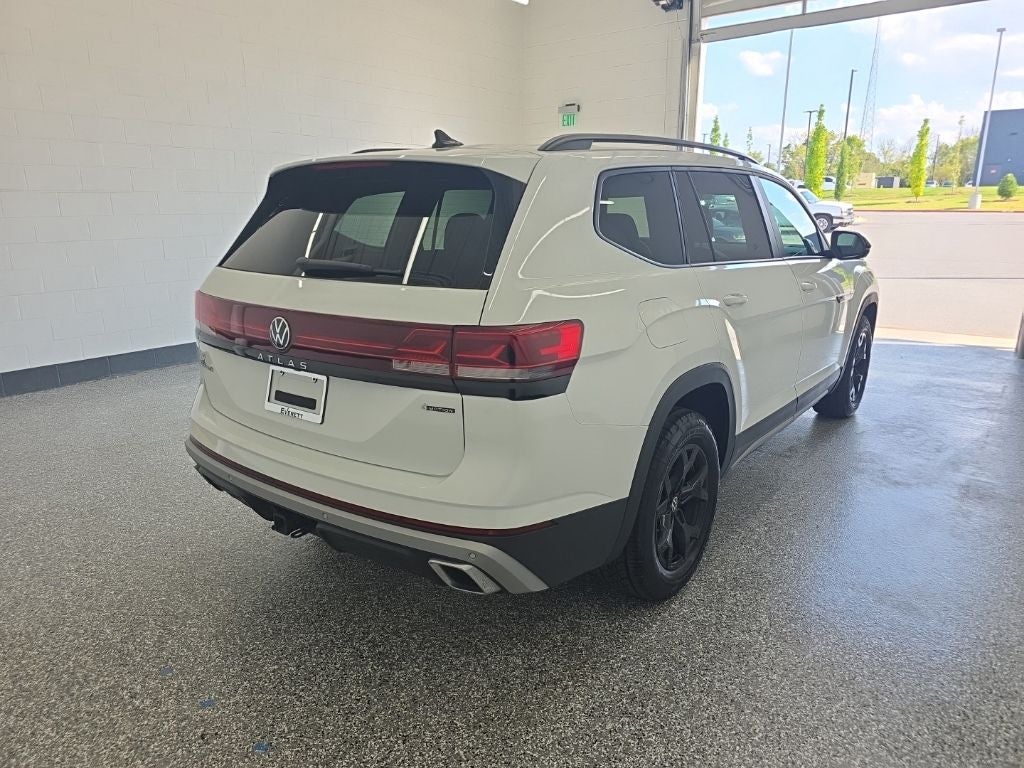 2024 Volkswagen Atlas 2.0T Peak Edition SE w/Technology
