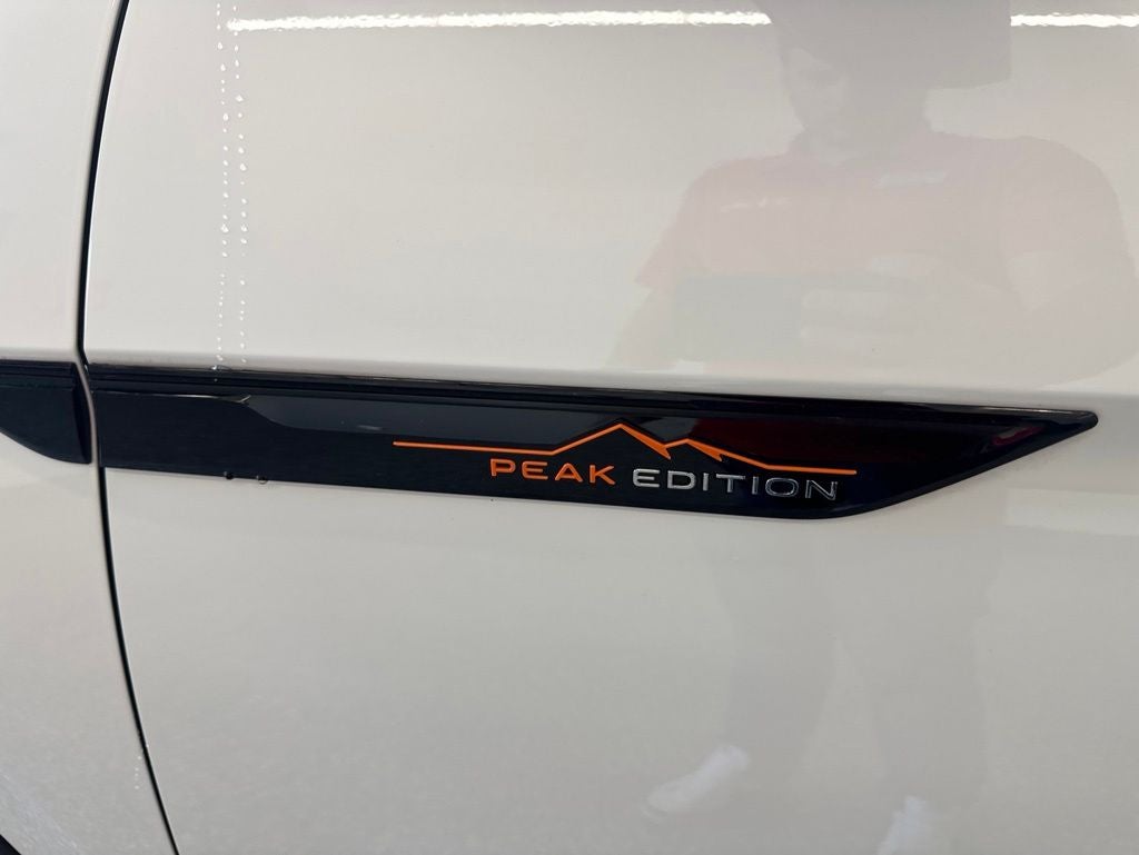 2025 Volkswagen Atlas 2.0T Peak Edition