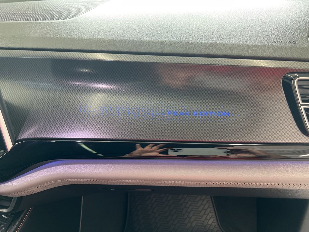 2024 Volkswagen Atlas 2.0T Peak Edition SE w/Technology