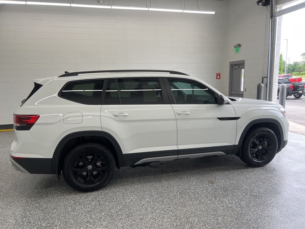 2024 Volkswagen Atlas 2.0T Peak Edition SE w/Technology