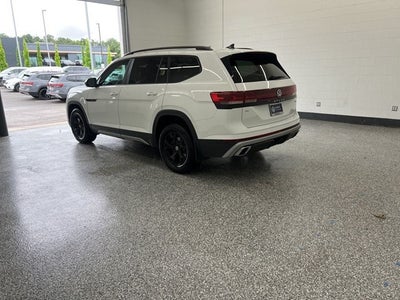 2024 Volkswagen Atlas 2.0T Peak Edition SE w/Technology