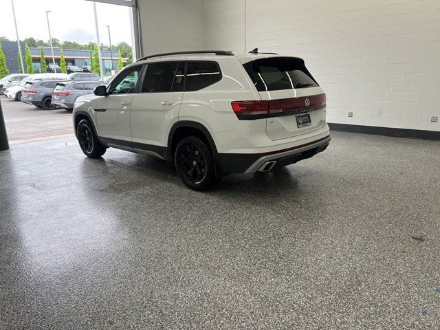 2024 Volkswagen Atlas 2.0T Peak Edition SE w/Technology