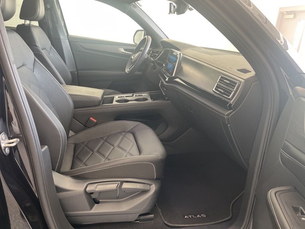 2024 Volkswagen Atlas Cross Sport 2.0T SE