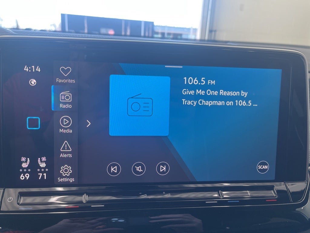 2026 Volkswagen Atlas Cross Sport 2.0T SEL Premium R-Line