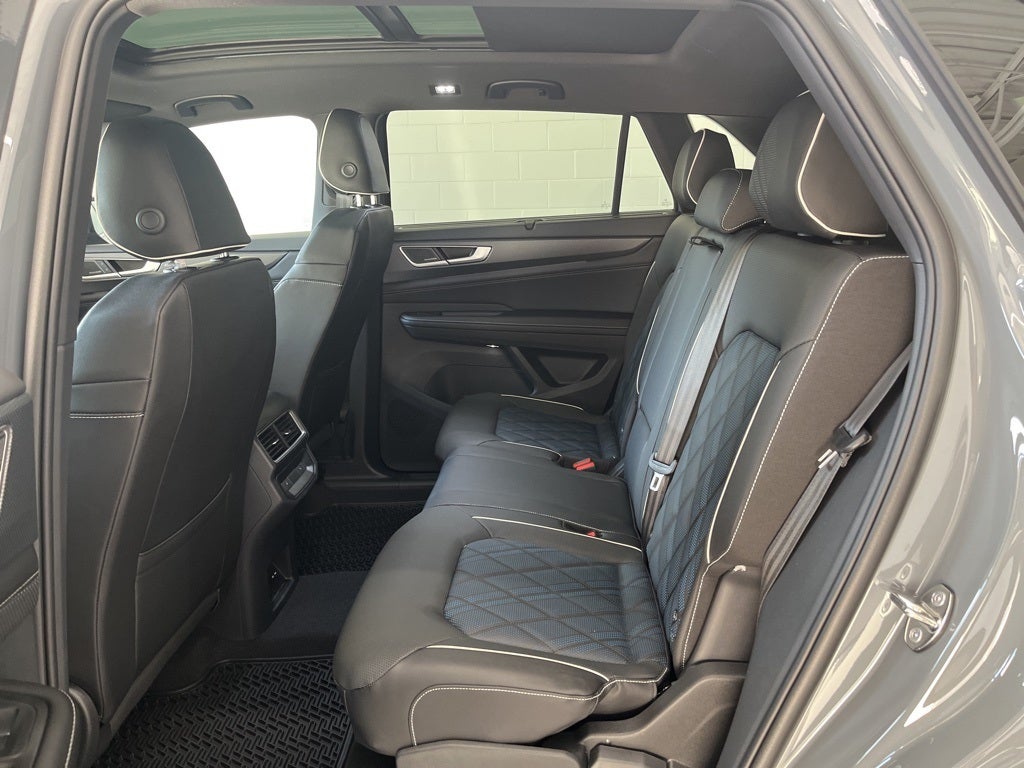 2026 Volkswagen Atlas Cross Sport 2.0T SEL Premium R-Line