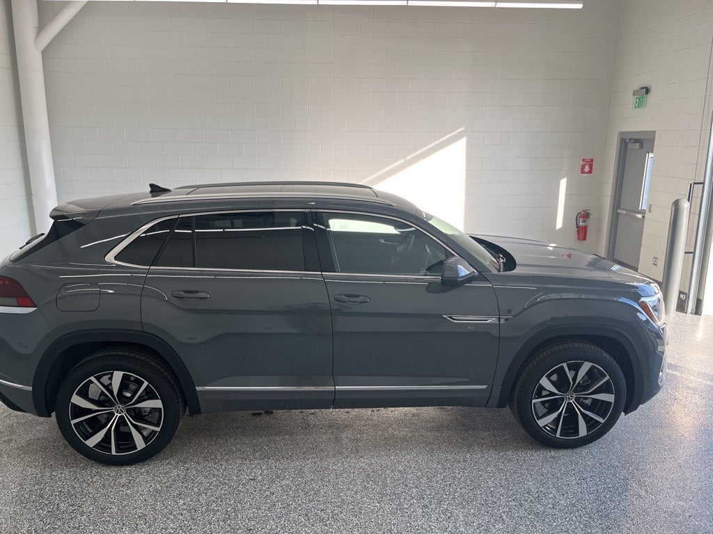 2026 Volkswagen Atlas Cross Sport 2.0T SEL Premium R-Line