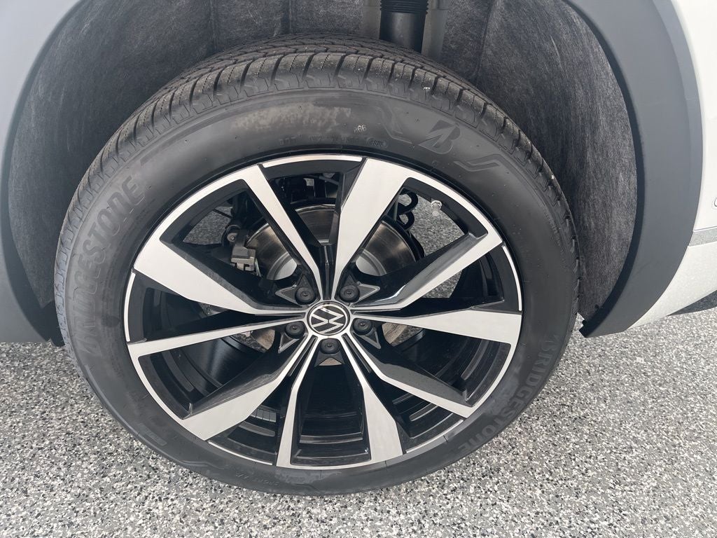 2026 Volkswagen Atlas Cross Sport 2.0T SEL Premium R-Line