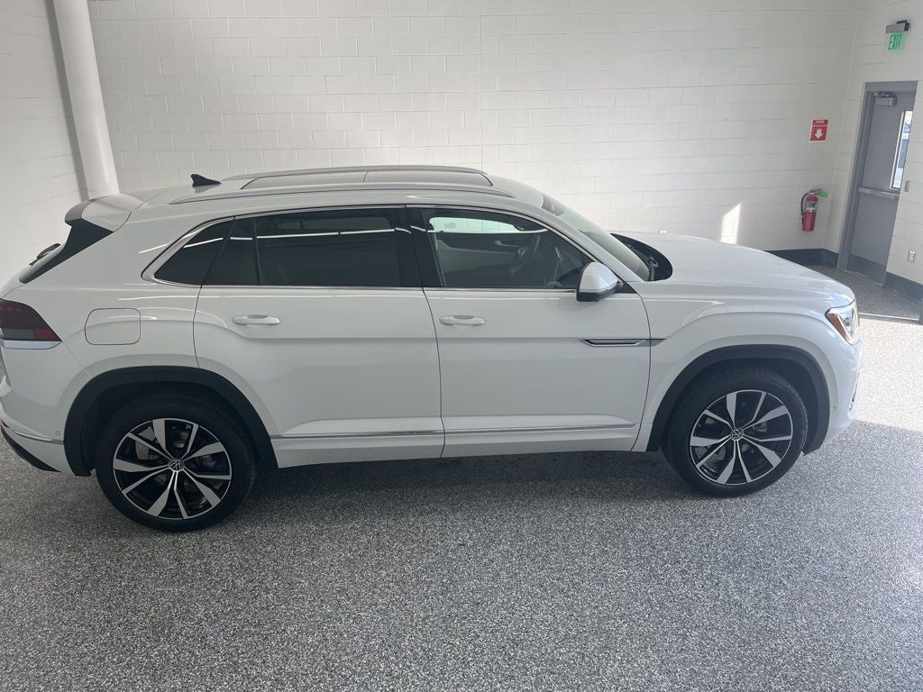 2026 Volkswagen Atlas Cross Sport 2.0T SEL Premium R-Line