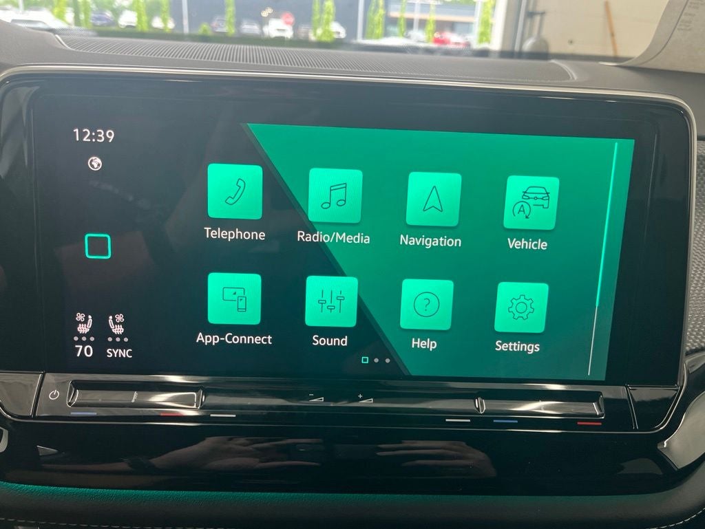 2026 Volkswagen Atlas Cross Sport 2.0T SEL Premium R-Line