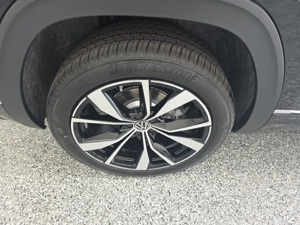 2026 Volkswagen Atlas Cross Sport SEL Premium R-Line