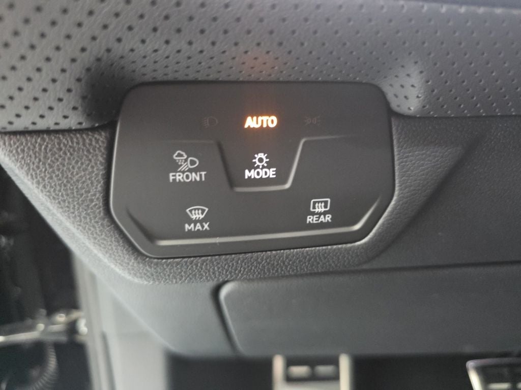 2026 Volkswagen Atlas Cross Sport SEL Premium R-Line