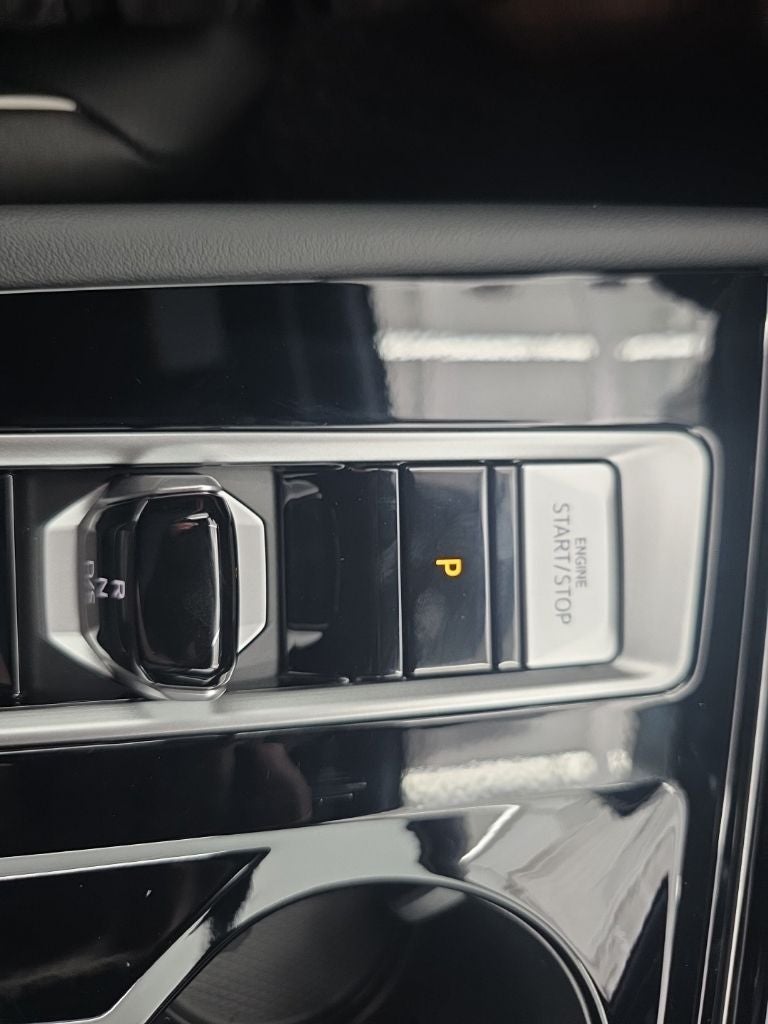 2026 Volkswagen Atlas Cross Sport SEL Premium R-Line