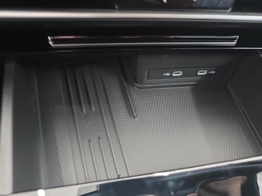 2026 Volkswagen Atlas Cross Sport SEL Premium R-Line