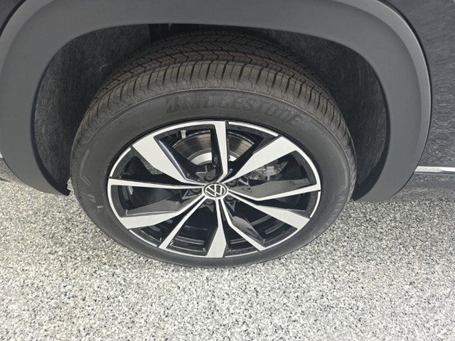 2026 Volkswagen Atlas Cross Sport SEL Premium R-Line