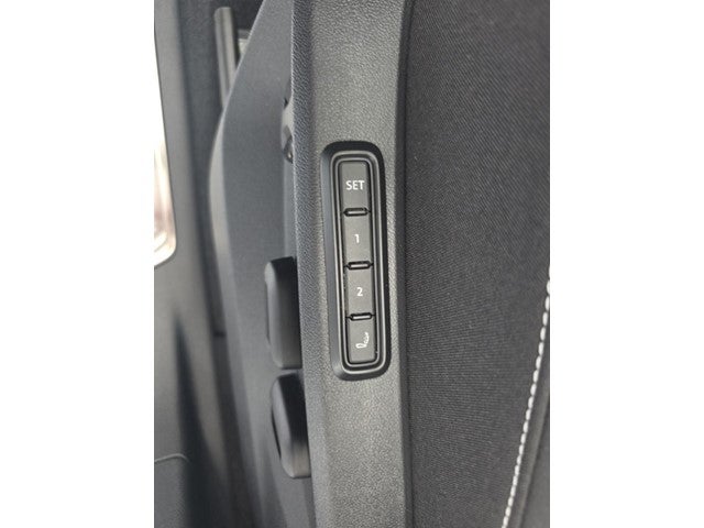 2026 Volkswagen Atlas Cross Sport SEL Premium R-Line
