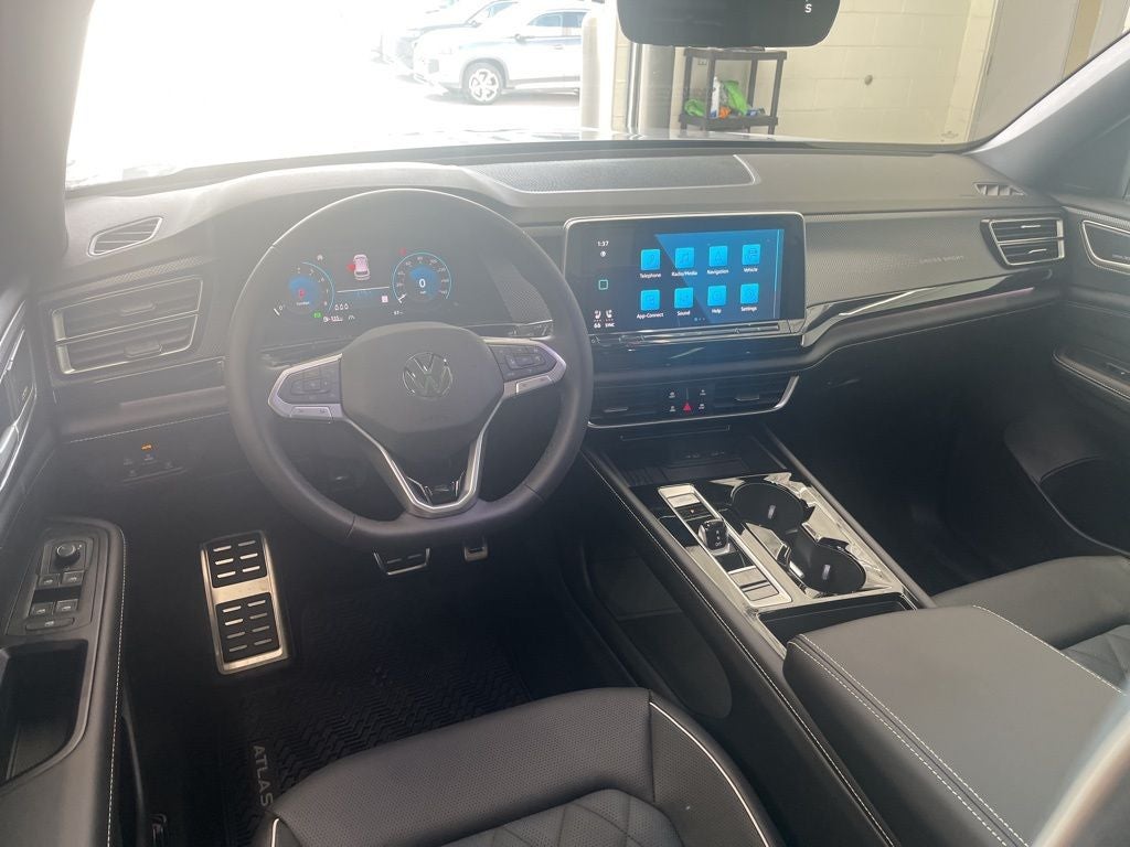 2026 Volkswagen Atlas Cross Sport 2.0T SEL Premium R-Line