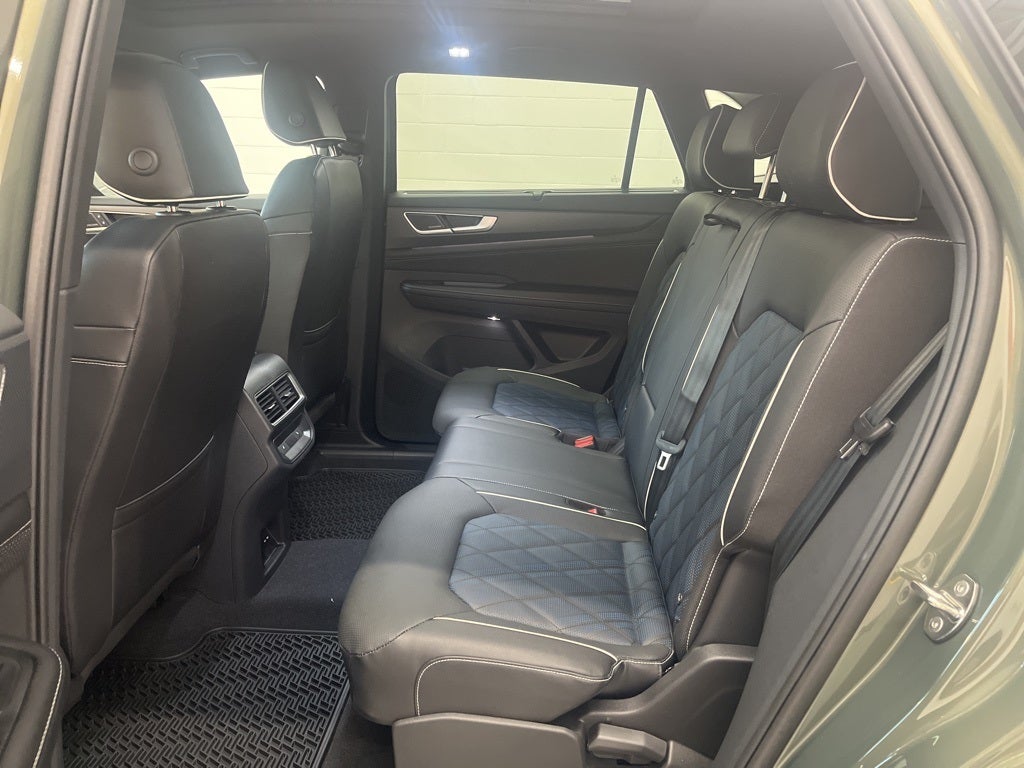 2026 Volkswagen Atlas Cross Sport 2.0T SEL Premium R-Line