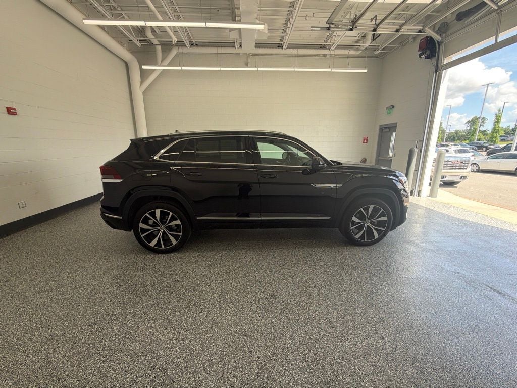 2024 Volkswagen Atlas Cross Sport 2.0T SEL Premium R-Line