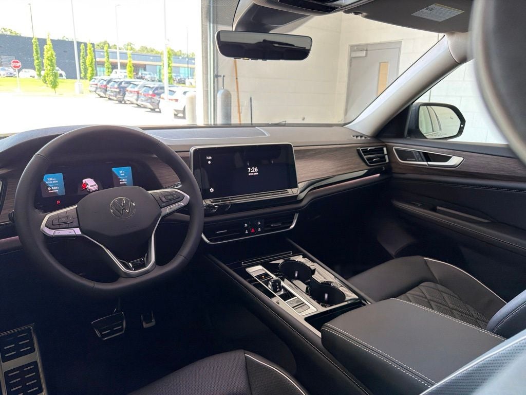 2026 Volkswagen Atlas 2.0T SEL Premium R-Line