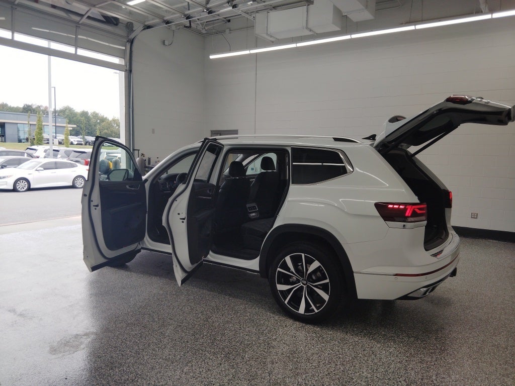 2026 Volkswagen Atlas 2.0T SEL Premium R-Line