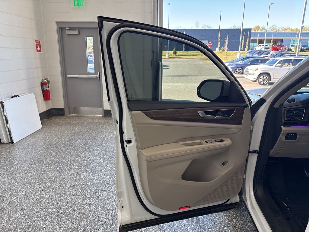 2024 Volkswagen Atlas 2.0T SEL Premium R-Line