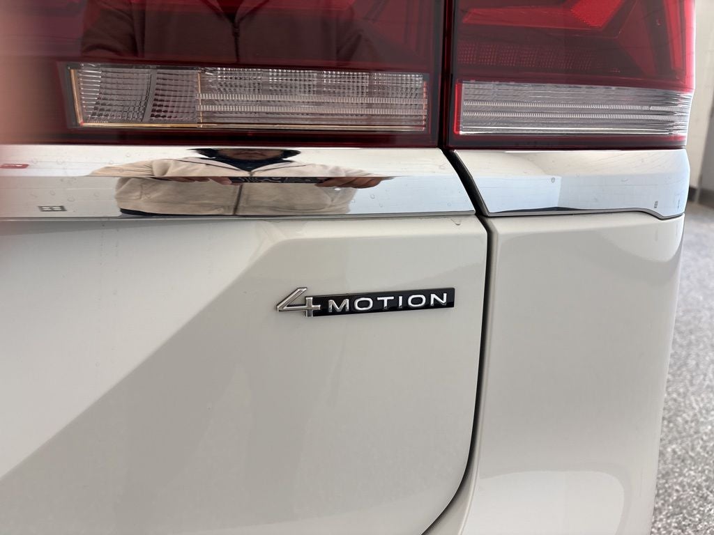 2024 Volkswagen Atlas 2.0T SEL Premium R-Line