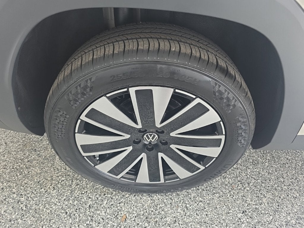 2027 Volkswagen Atlas SE w/Technology