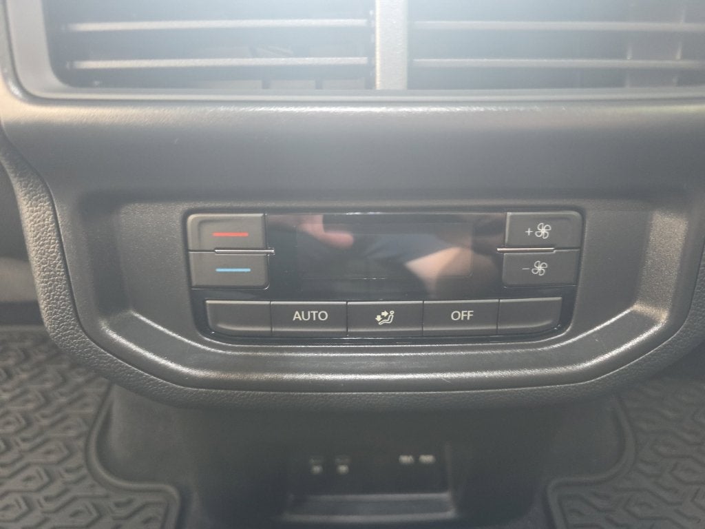 2027 Volkswagen Atlas SE w/Technology