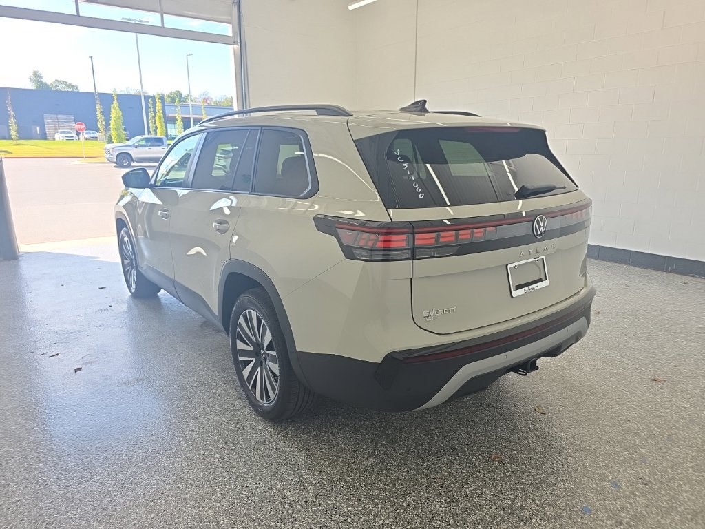 2027 Volkswagen Atlas SE w/Technology