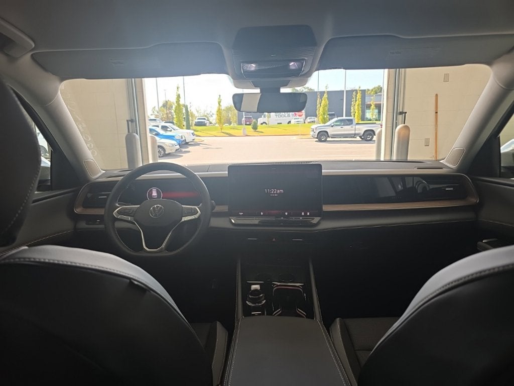2027 Volkswagen Atlas SE w/Technology