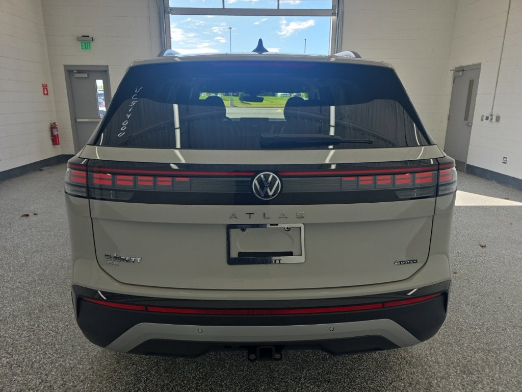 2027 Volkswagen Atlas SE w/Technology