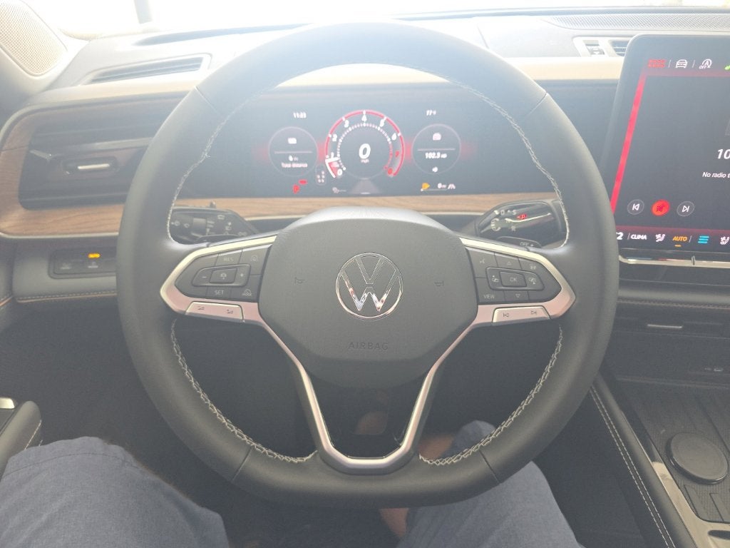 2027 Volkswagen Atlas SE w/Technology