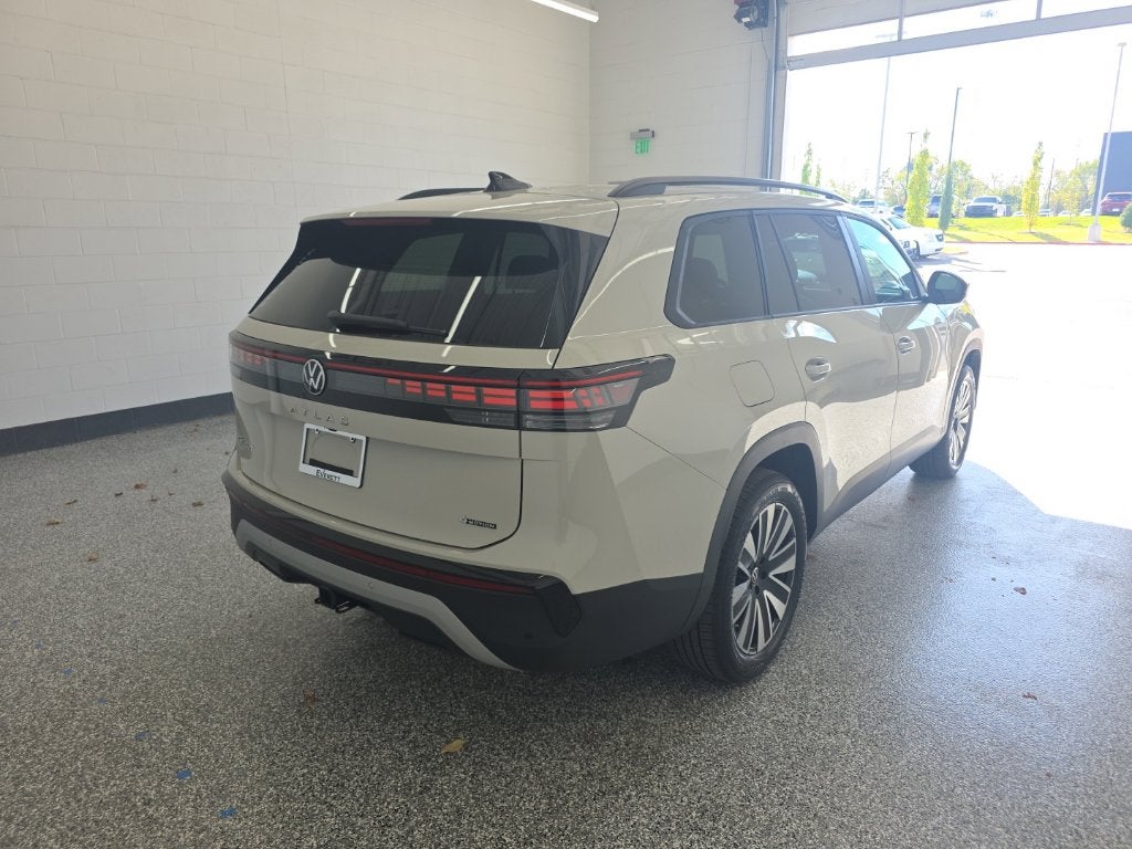 2027 Volkswagen Atlas SE w/Technology