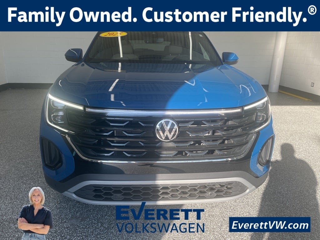 2025 Volkswagen Atlas Cross Sport 2.0T SE w/ Technology