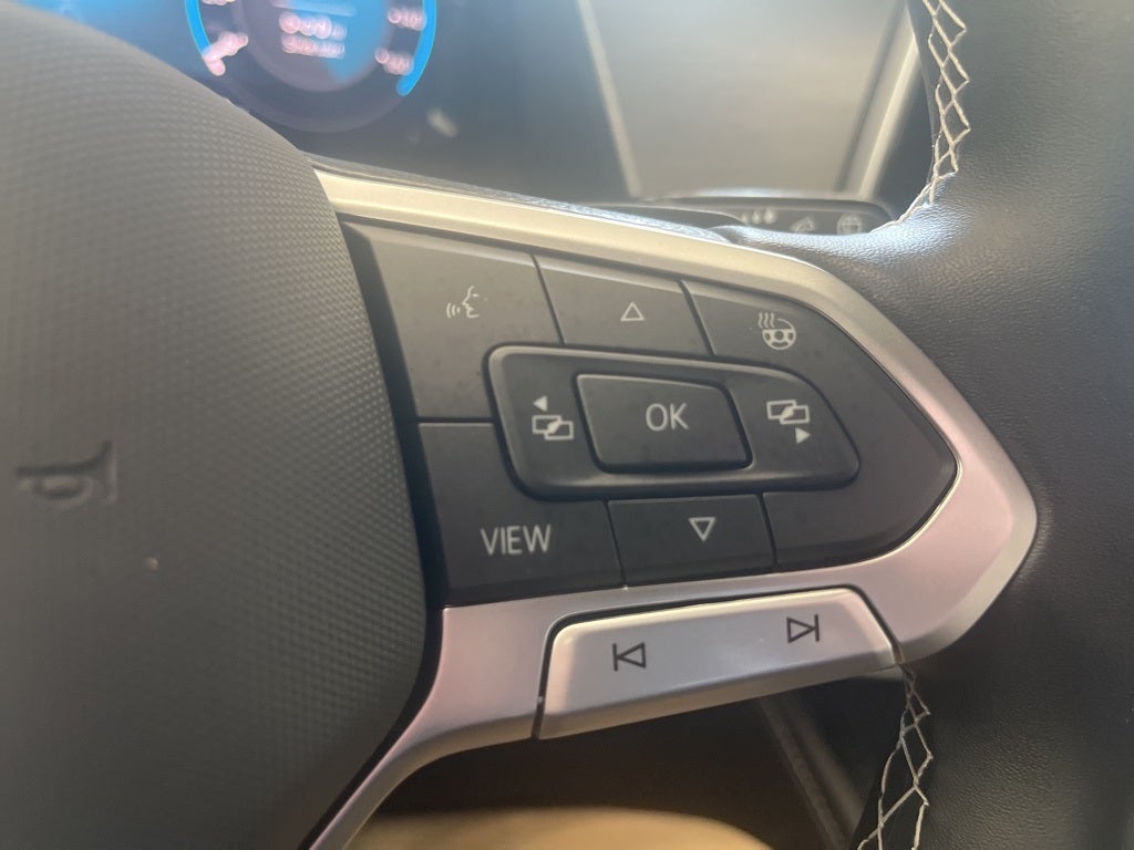 2025 Volkswagen Atlas Cross Sport 2.0T SE w/ Technology