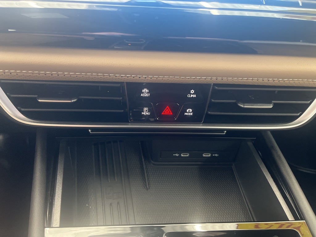 2025 Volkswagen Atlas Cross Sport 2.0T SE w/ Technology