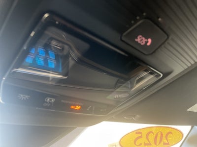 2025 Volkswagen Atlas Cross Sport 2.0T SE w/ Technology